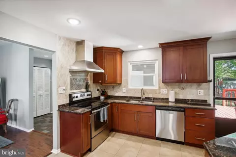 Kitchen - 9 Rheims Ct, Sterling, VA 20164 photo 1 of 2