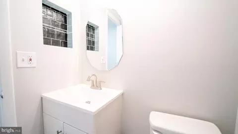 Bath - 34 Carousel Ct, Sterling, VA 20164 photo 1 of 2