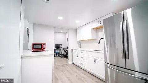Entry Way - 34 Carousel Ct, Sterling, VA 20164 photo 6 of 9