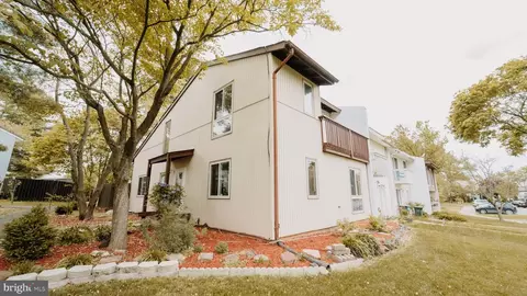 Exterior - 34 Carousel Ct, Sterling, VA 20164 photo 2 of 3