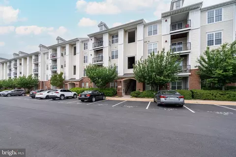 21228 Mcfadden Sq #314, Sterling, VA 20165