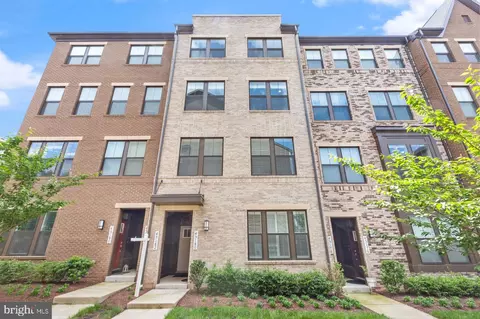 45182 Lettermore Sq, Sterling, VA 20166