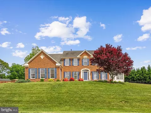 17300 Northwoods Pl, Hamilton, VA 20158