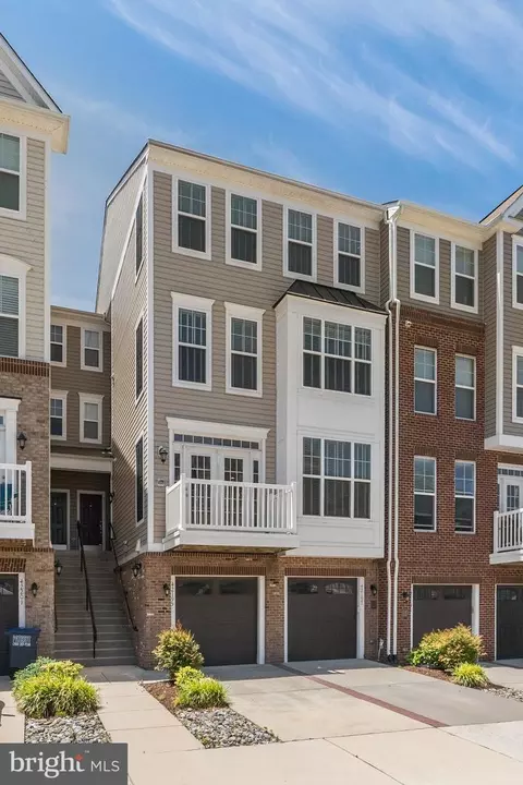 42195 Canary Grass Sq, Aldie, VA 20105