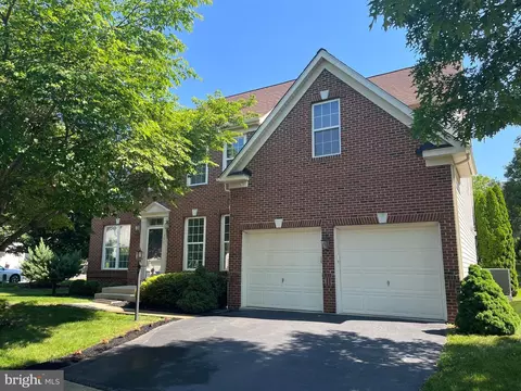 750 Bonnie Ridge Dr NE, Leesburg, VA 20176