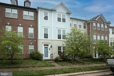 328 Pink Azalea Ter SE, Leesburg, VA 20175