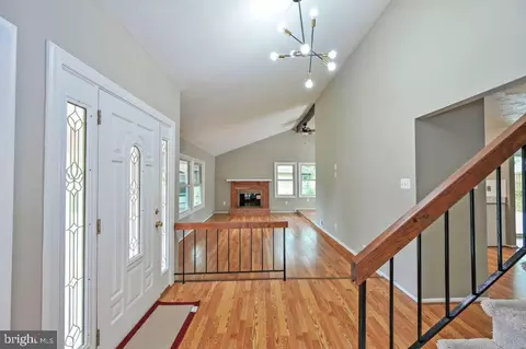 Entry Way - 8 Rheims Ct, Sterling, VA 20164 photo 3 of 3