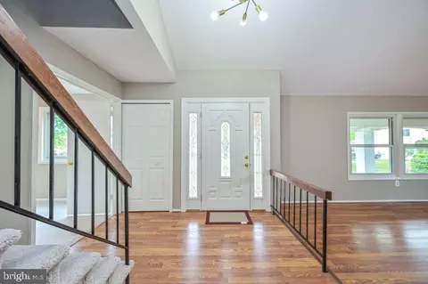 Entry Way - 8 Rheims Ct, Sterling, VA 20164 photo 2 of 3