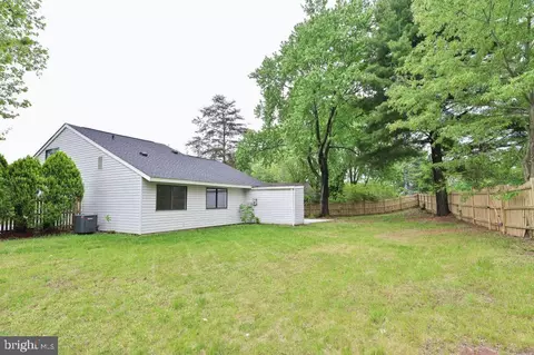 Exterior - 8 Rheims Ct, Sterling, VA 20164 photo 5 of 6