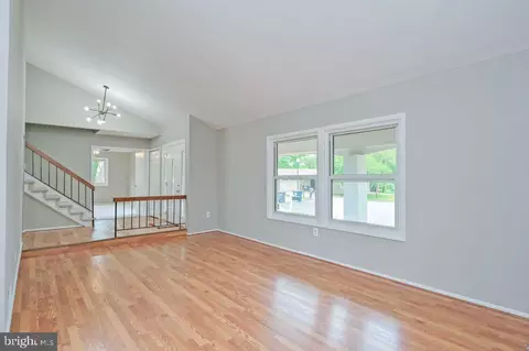 Living - 8 Rheims Ct, Sterling, VA 20164 photo 3 of 5