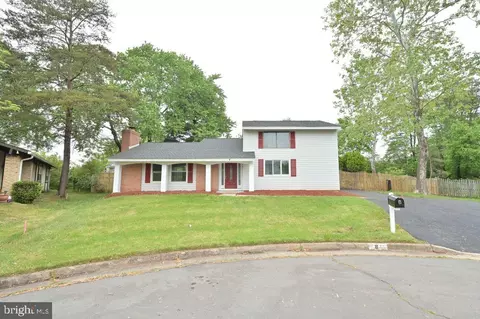 8 Rheims Ct, Sterling, VA 20164
