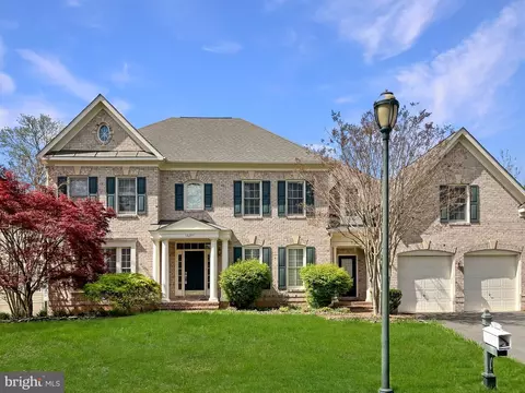18297 Mid Ocean Pl, Leesburg, VA 20176
