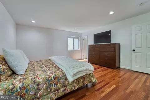 206 Keyes Ct, Sterling, VA 20164 photo 18