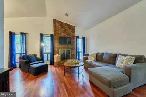206 Keyes Ct, Sterling, VA 20164 photo 6