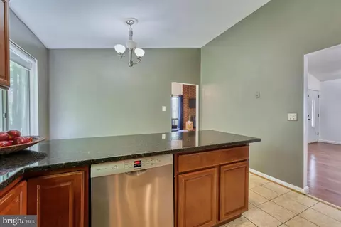206 Keyes Ct, Sterling, VA 20164 photo 14