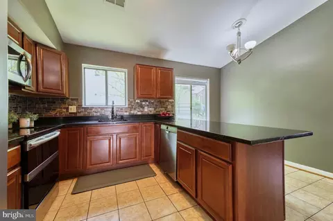 206 Keyes Ct, Sterling, VA 20164 photo 13