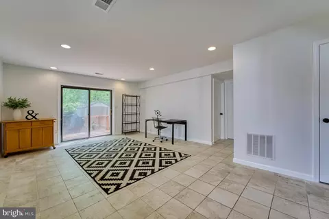 206 Keyes Ct, Sterling, VA 20164 photo 24