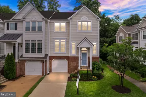 20538 Willoughby Sq, Sterling, VA 20165