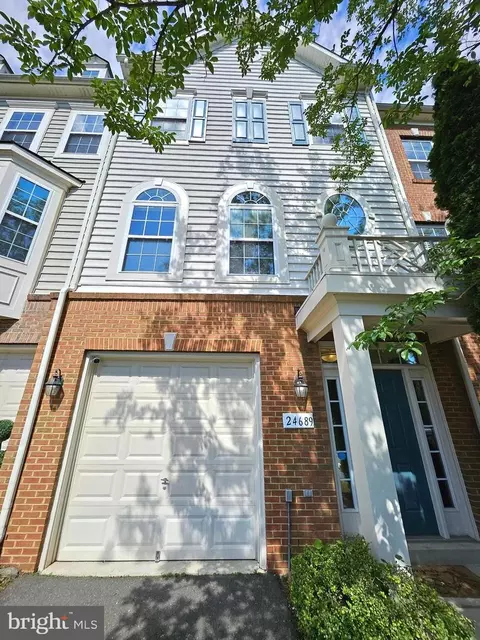 24689 Clock Tower Sq, Aldie, VA 20105