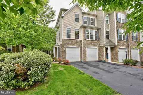 42422 Great Heron Sq, Brambleton, VA 20148