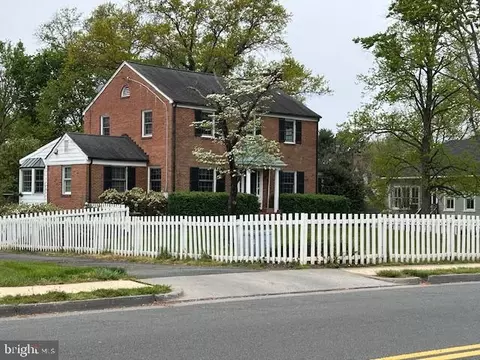 330 W Main St, Purcellville, VA 20132