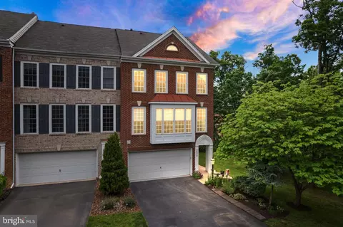 18379 Sierra Springs Sq, Leesburg, VA 20176