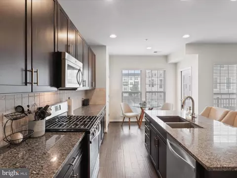 20600 Maitland Ter, Ashburn, VA 20147 photo 13