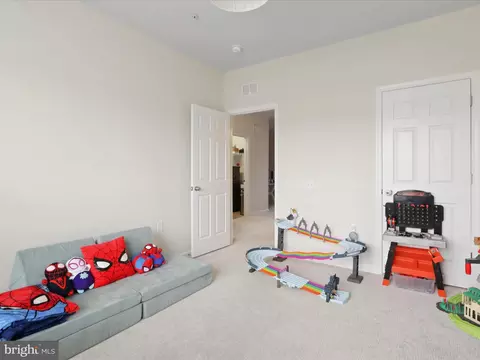 20600 Maitland Ter, Ashburn, VA 20147 photo 32