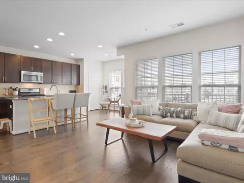 20600 Maitland Ter, Ashburn, VA 20147 photo 17