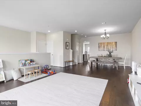 20600 Maitland Ter, Ashburn, VA 20147 photo 9