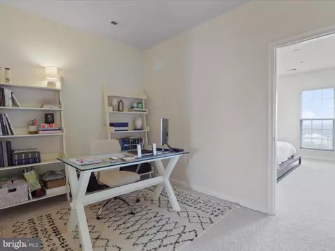 20600 Maitland Ter, Ashburn, VA 20147 photo 27