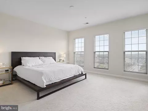 20600 Maitland Ter, Ashburn, VA 20147 photo 22