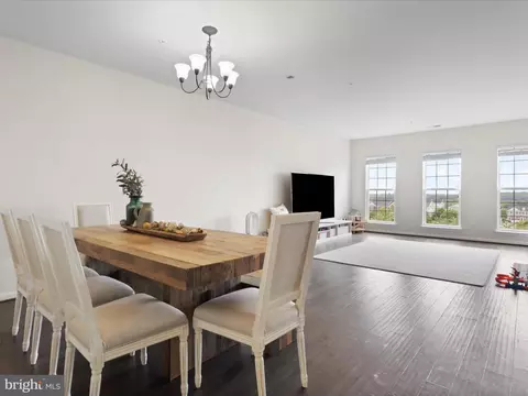 20600 Maitland Ter, Ashburn, VA 20147 photo 10