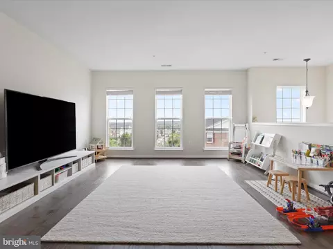 20600 Maitland Ter, Ashburn, VA 20147 photo 7