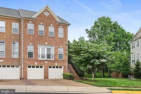 21885 Hawksbury Ter, Broadlands, VA 20148