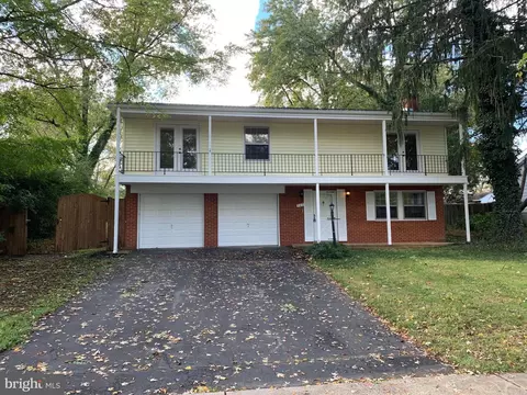 702 E Staunton, Sterling, VA 20164