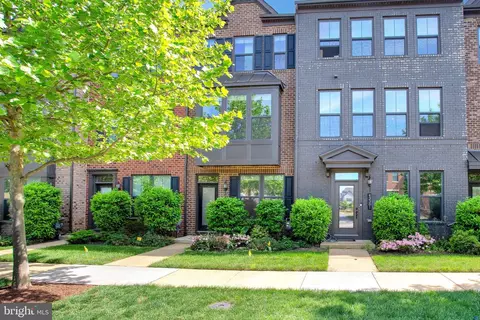 43383 Southland St, Ashburn, VA 20148