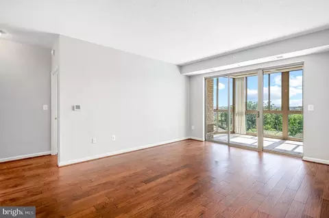 19365 Cypress Ridge Ter #906, Leesburg, VA 20176