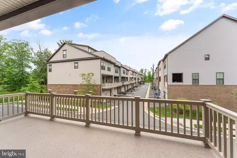Exterior - 43388 Charitable St, Ashburn, VA 20148 photo 5 of 12