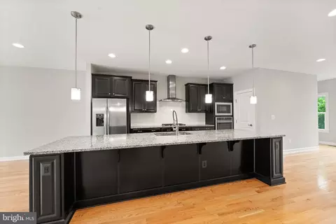 Kitchen - 43388 Charitable St, Ashburn, VA 20148 photo 2 of 3