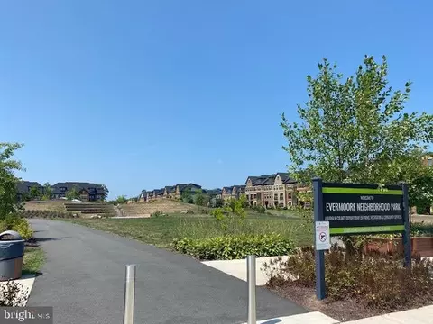 Exterior - 43388 Charitable St, Ashburn, VA 20148 photo 10 of 12