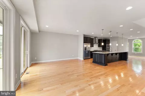 Living - 43388 Charitable St, Ashburn, VA 20148 photo 4 of 5