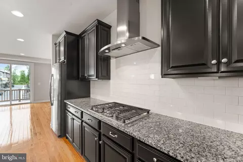 Kitchen - 43388 Charitable St, Ashburn, VA 20148 photo 3 of 3