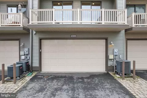 Exterior - 43388 Charitable St, Ashburn, VA 20148 photo 7 of 12