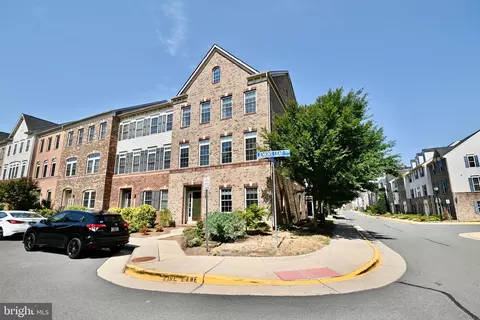 24609 Jenkins Leaf Ter, Sterling, VA 20166