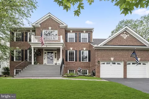 904 Santmyer Dr SE, Leesburg, VA 20175