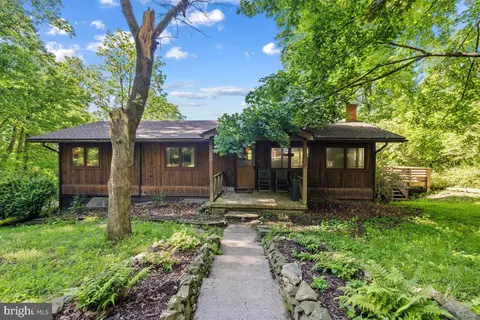 17644 Raven Rocks Rd, Bluemont, VA 20135