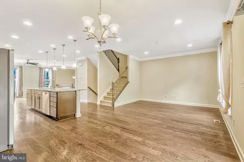 Living - 22292 Pinecroft Ter, Ashburn, VA 20148 photo 5 of 9