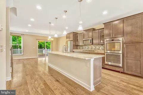 Entry Way - 22292 Pinecroft Ter, Ashburn, VA 20148 photo 3 of 7