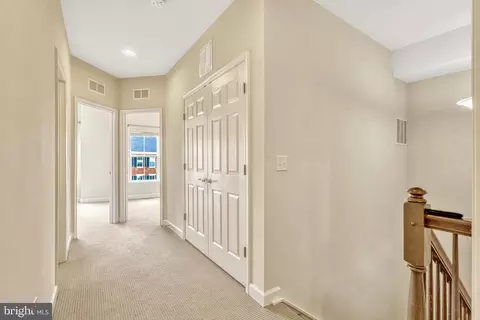 Entry Way - 22292 Pinecroft Ter, Ashburn, VA 20148 photo 7 of 7
